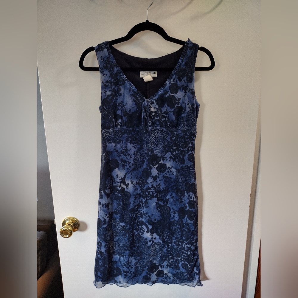 Alyn Paige dress size juniors 5/6. Made in America.